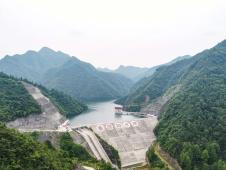 形成以水养水